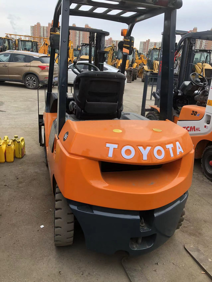 TOYOTA FD 30 - Diesel forklift: picture 5 TOYOTA FD 30 - Diesel forklift: picture 5