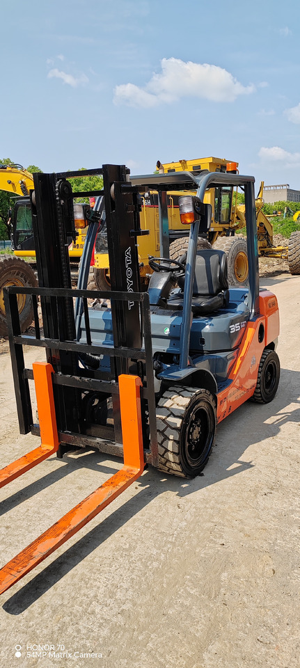 TOYOTA FD35 - Diesel forklift: picture 5 TOYOTA FD35 - Diesel forklift: picture 5