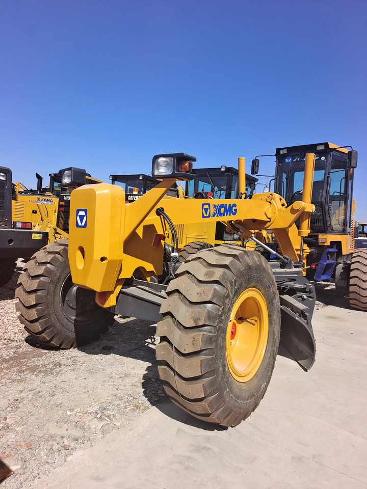 XCMG GR1803 GR2153 - Grader: picture 3 XCMG GR1803 GR2153 - Grader: picture 3