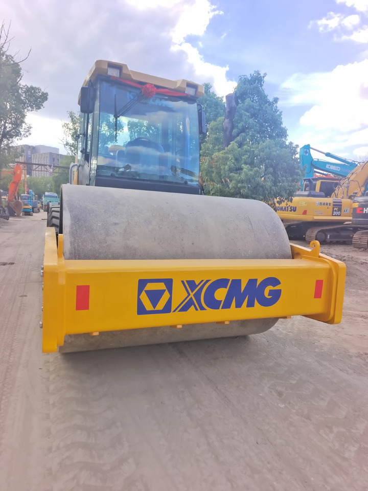 XCMG XS 223J - Road roller: picture 3 XCMG XS 223J - Road roller: picture 3