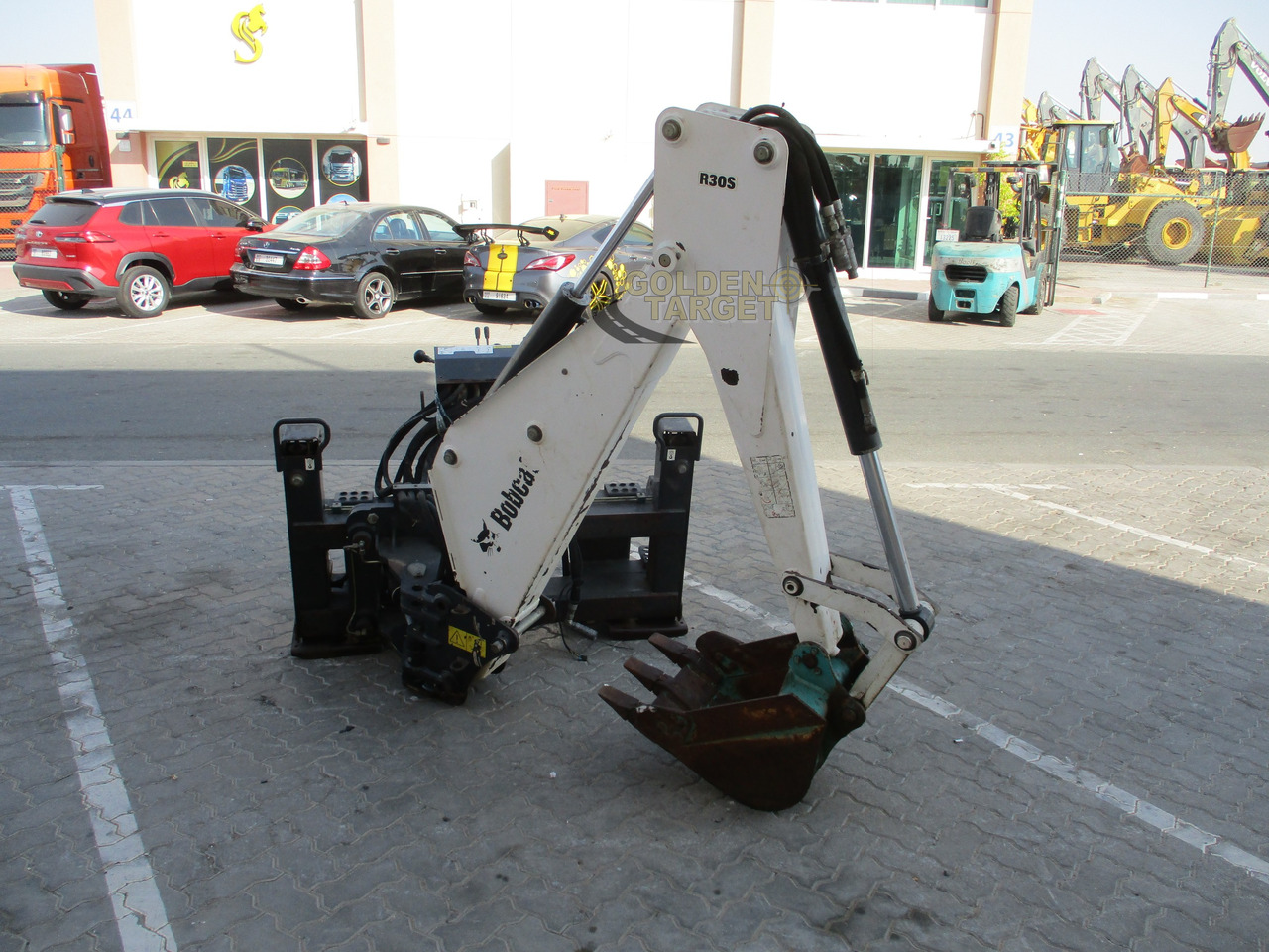 BOBCAT Skid Steer R30S Backhoe Attachment - Loader bucket for Skid steer loader: picture 1 BOBCAT Skid Steer R30S Backhoe Attachment - Loader bucket for Skid steer loader: picture 1