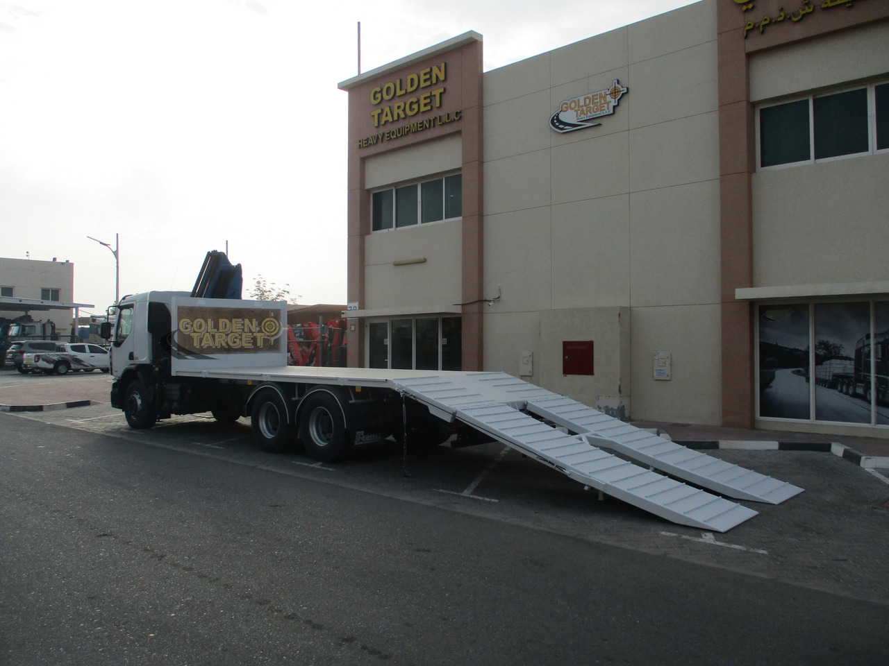 Crane truck RENAULT Kerax 380 6×4 Crane Truck: picture 9