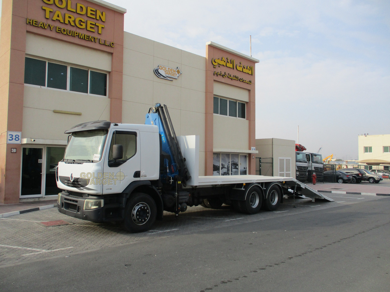 Crane truck RENAULT Kerax 380 6×4 Crane Truck: picture 8