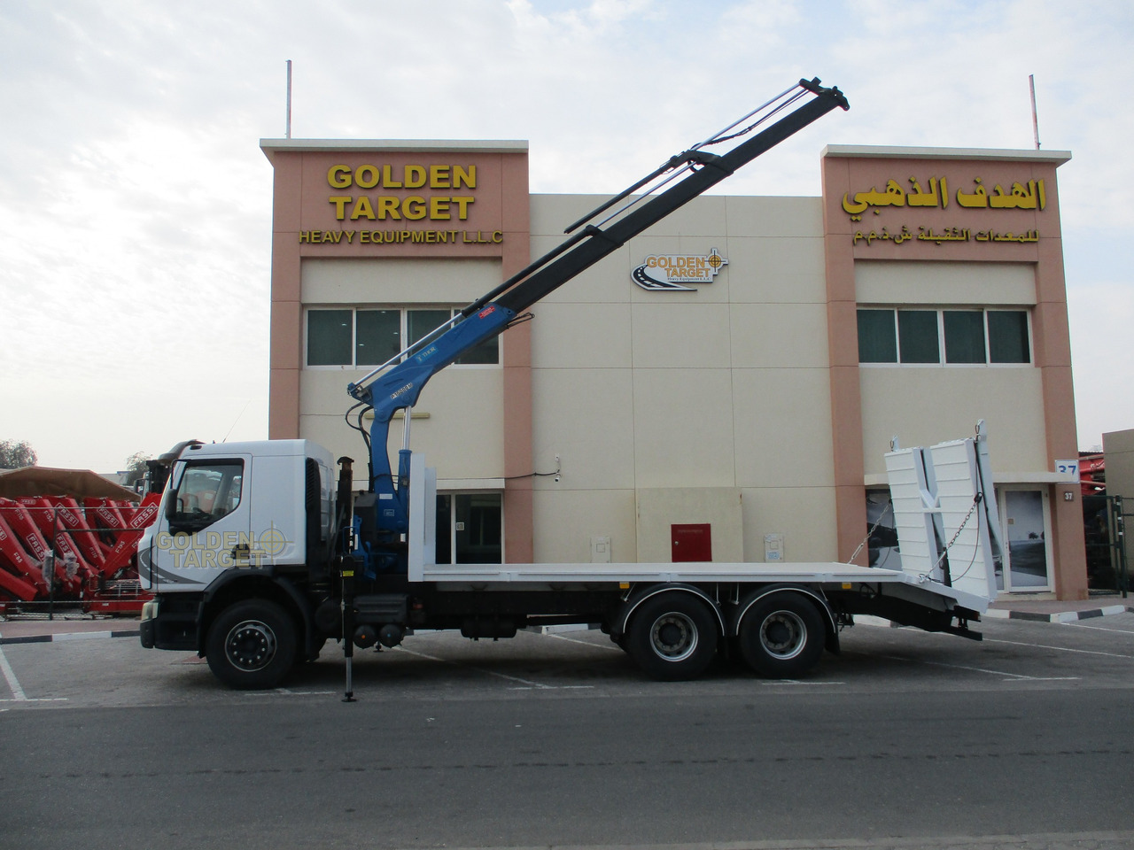 Crane truck RENAULT Kerax 380 6×4 Crane Truck: picture 10