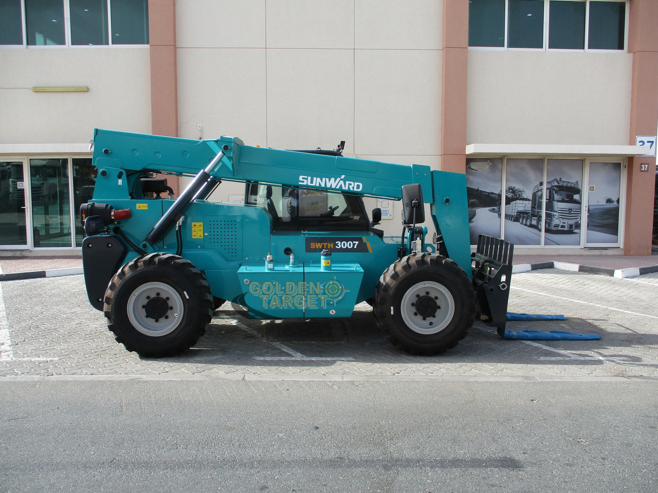 Sunward SWTH3007 4×4 Telehandler - Telescopic handler: picture 5 Sunward SWTH3007 4×4 Telehandler - Telescopic handler: picture 5