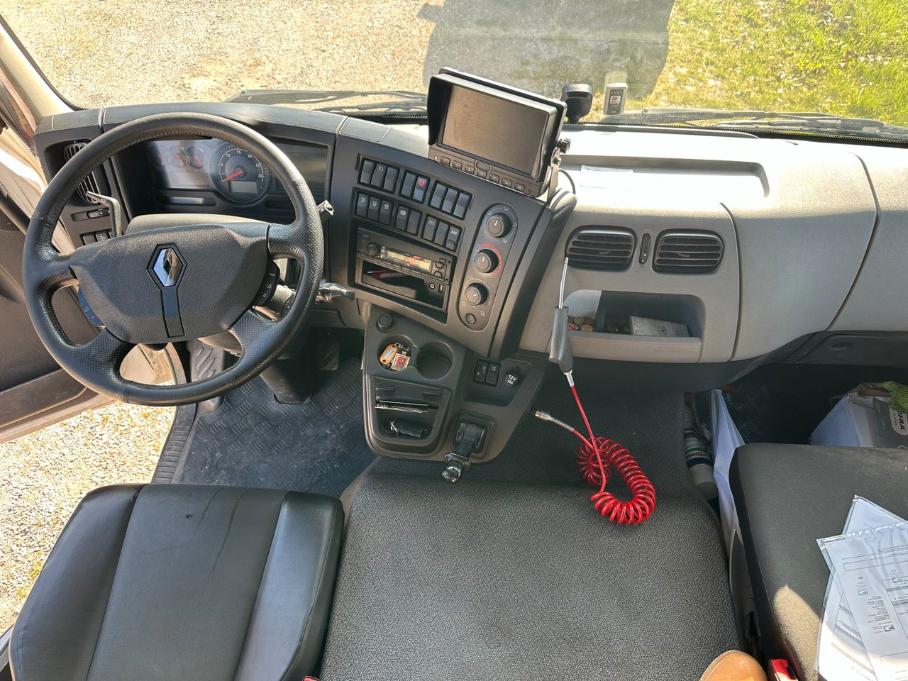 Lease a  Renault D16 4x2 TILT body 7.70m Renault D16 4x2 TILT body 7.70m: picture 7 Lease a  Renault D16 4x2 TILT body 7.70m Renault D16 4x2 TILT body 7.70m: picture 7