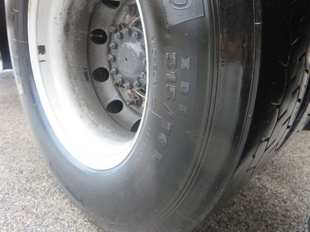 Renault Premium 450 4x2Tractor ADR Retarder Renault Premium 450 4x2Tractor ADR Retarder - Tractor unit: picture 5 Renault Premium 450 4x2Tractor ADR Retarder Renault Premium 450 4x2Tractor ADR Retarder - Tractor unit: picture 5