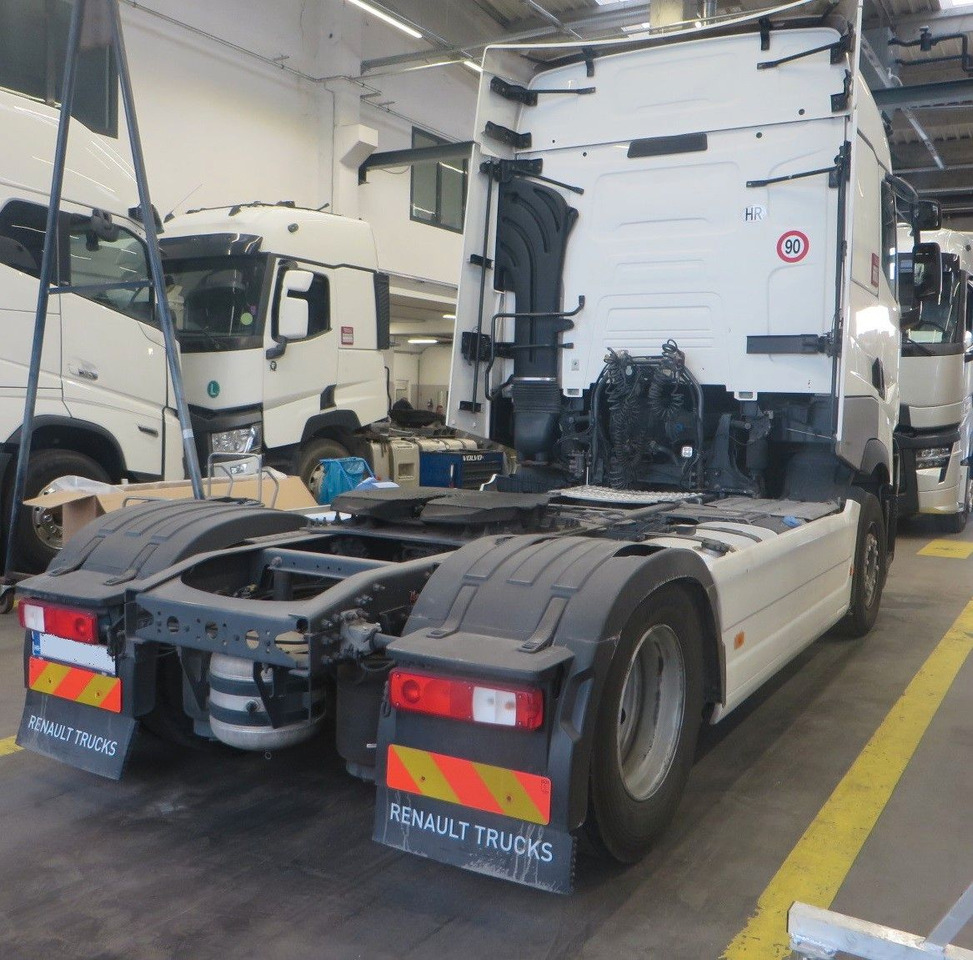 Renault T520 HSC 4x2Tractor - Tractor unit: picture 3 Renault T520 HSC 4x2Tractor - Tractor unit: picture 3