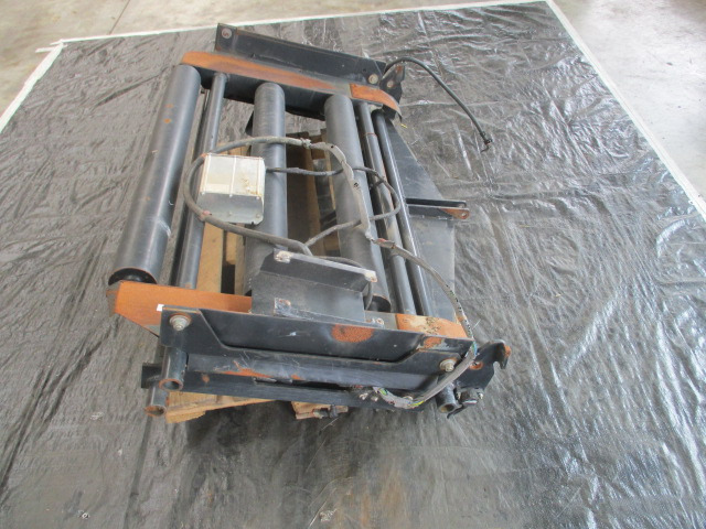 New Holland BB 1290 Plus - Attachment for Farm tractor: picture 5 New Holland BB 1290 Plus - Attachment for Farm tractor: picture 5