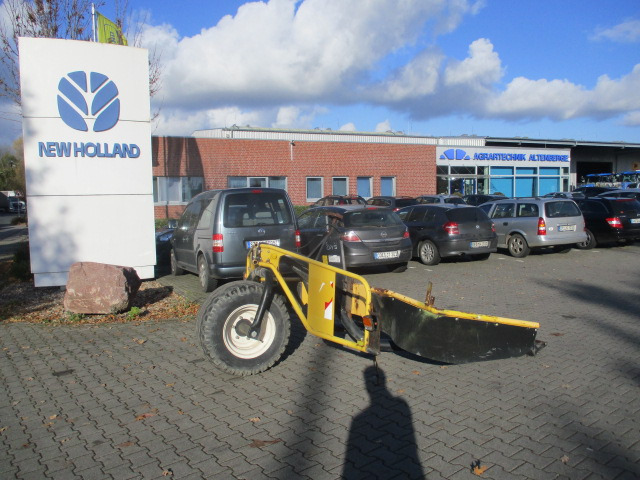New Holland 300 F Zusatzfahrwerk - Forage harvester: picture 1 New Holland 300 F Zusatzfahrwerk - Forage harvester: picture 1
