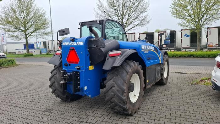 New Holland LM 7.42 - Telescopic handler: picture 2 New Holland LM 7.42 - Telescopic handler: picture 2