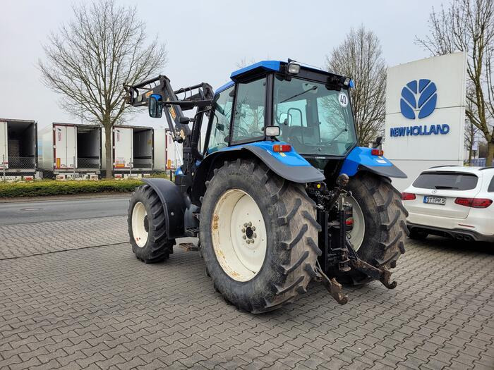 New Holland TS 115 - Farm tractor: picture 3 New Holland TS 115 - Farm tractor: picture 3