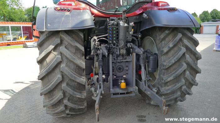 Valtra N155 - Farm tractor: picture 3 Valtra N155 - Farm tractor: picture 3