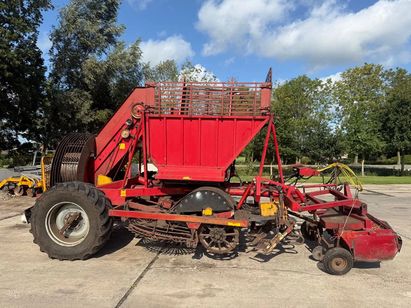 Onbekend Tim II Bietenrooier Getrokken bietenrooier - Beet harvester: picture 1 Onbekend Tim II Bietenrooier Getrokken bietenrooier - Beet harvester: picture 1