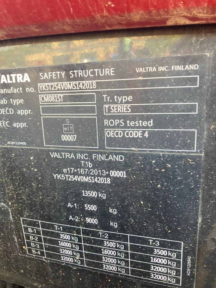 Farm tractor Valtra T 254 V: picture 15