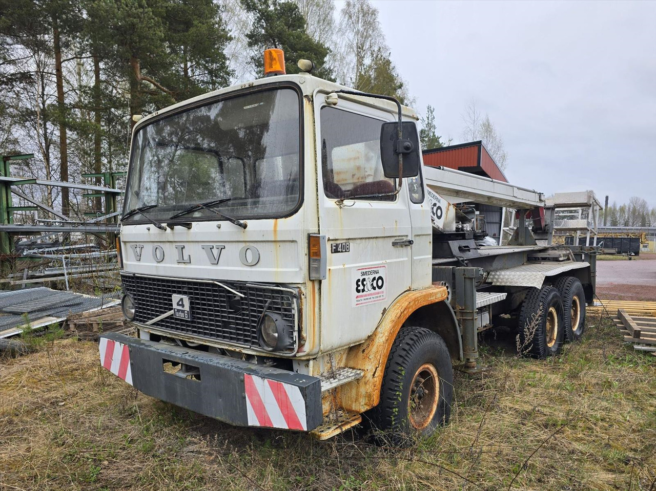 Lastbil med skyllift | Volvo F408 | 1985  Mätarställning (km): 348758 - Truck mounted aerial platform: picture 1 Lastbil med skyllift | Volvo F408 | 1985  Mätarställning (km): 348758 - Truck mounted aerial platform: picture 1