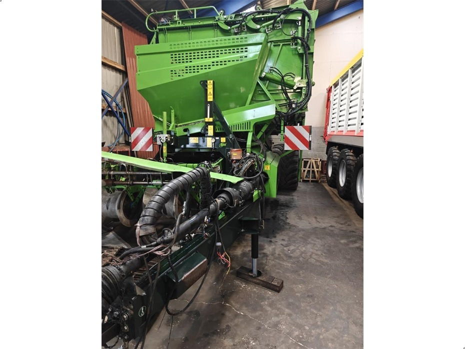 AVR SPIRIT 9200 - Potato harvester: picture 1 AVR SPIRIT 9200 - Potato harvester: picture 1