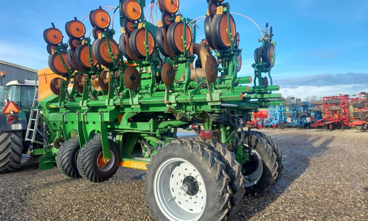 Amazone EDX 9000-TC MED GPS - Precision sowing machine: picture 4 Amazone EDX 9000-TC MED GPS - Precision sowing machine: picture 4