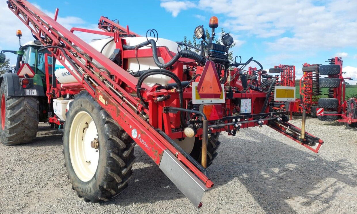 Bargam COMPACT 4200 -28M - Trailed sprayer: picture 4 Bargam COMPACT 4200 -28M - Trailed sprayer: picture 4