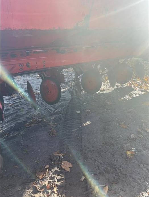 Kverneland UN 3200 - Potato planter: picture 4 Kverneland UN 3200 - Potato planter: picture 4