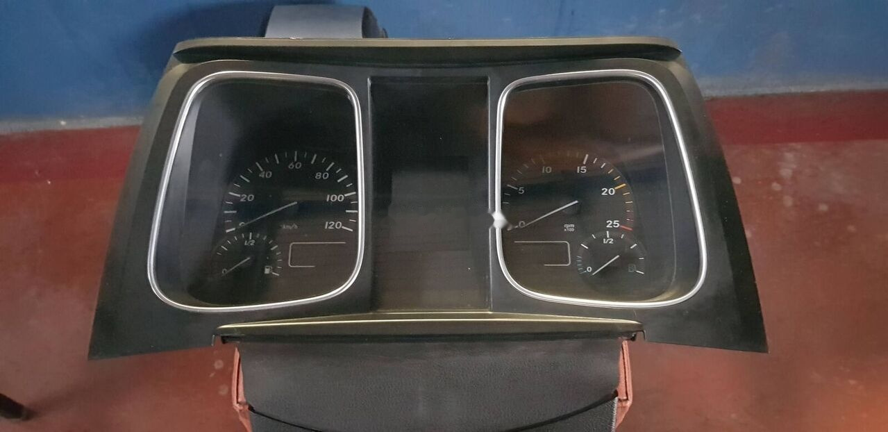 Mercedes-Benz INSTRUMENT PANEL ACTROS EURO 6 Mercedes-Benz ACTROS MP4 - Dashboard for Truck: picture 4 Mercedes-Benz INSTRUMENT PANEL ACTROS EURO 6 Mercedes-Benz ACTROS MP4 - Dashboard for Truck: picture 4