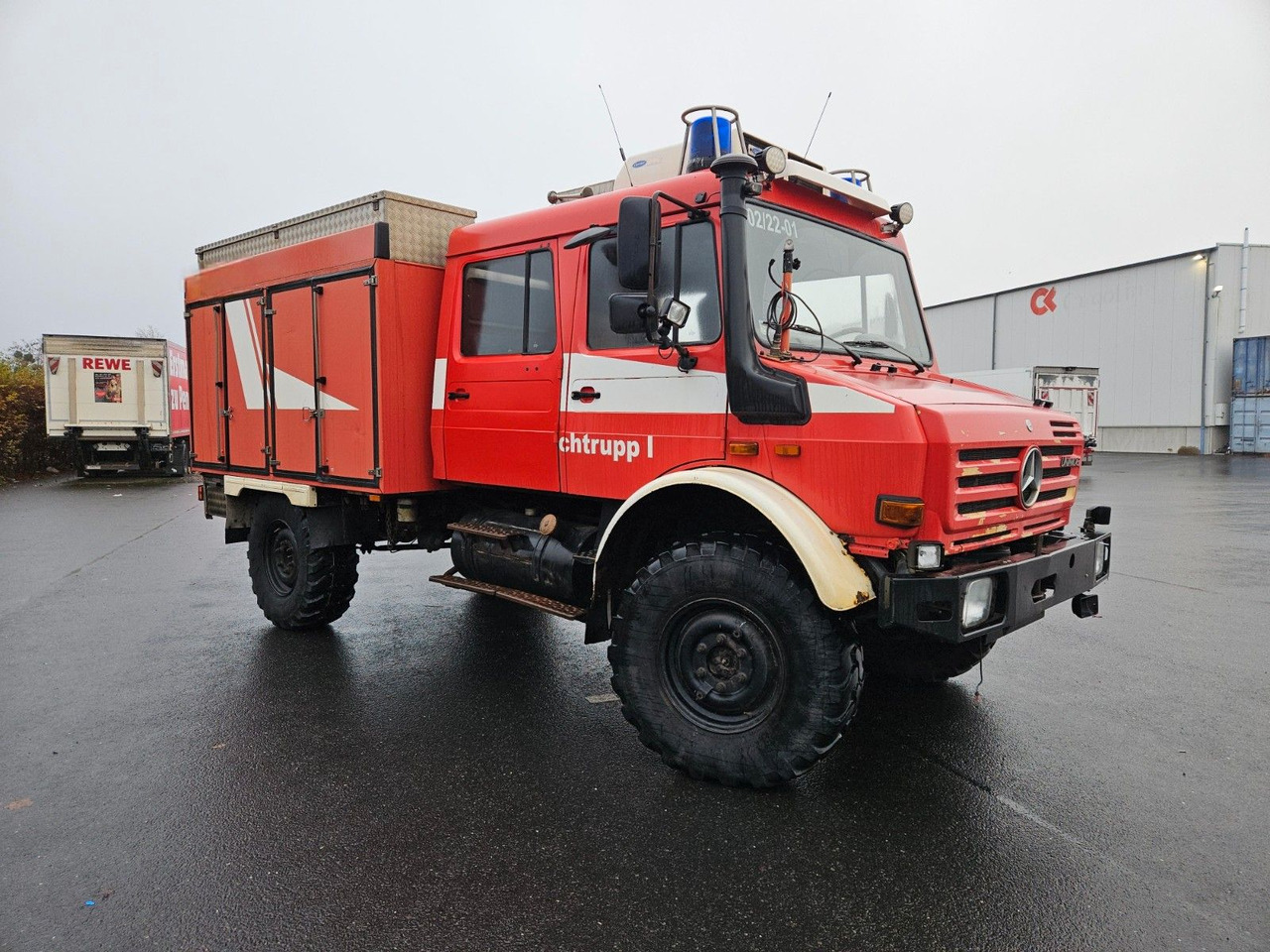 Unimog U4000 4x4 DOKA Tanklöschfahrzeug Feuerwehr - Tank truck: picture 1 Unimog U4000 4x4 DOKA Tanklöschfahrzeug Feuerwehr - Tank truck: picture 1