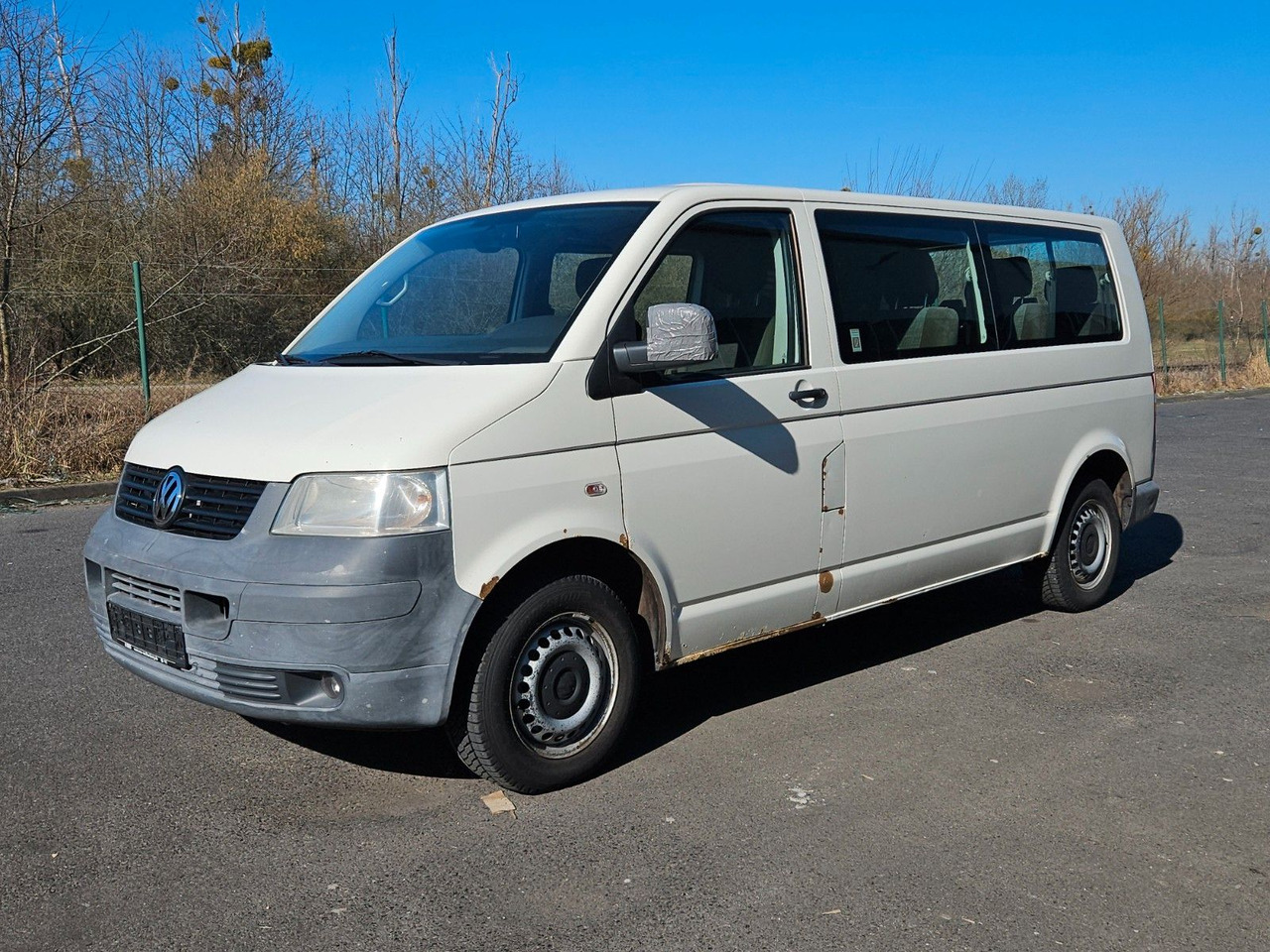 Volkswagen T5 9 Sitzer lang - Passenger van: picture 1 Volkswagen T5 9 Sitzer lang - Passenger van: picture 1