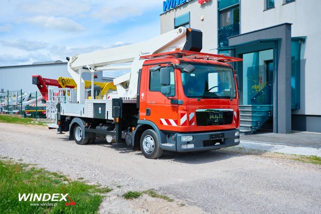 Ruthmann T 300 - Truck mounted aerial platform: picture 2 Ruthmann T 300 - Truck mounted aerial platform: picture 2