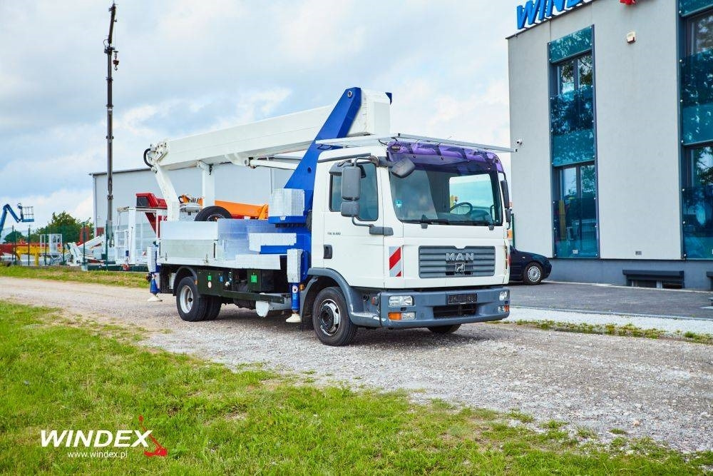 Wumag WT 300 - Truck mounted aerial platform: picture 1 Wumag WT 300 - Truck mounted aerial platform: picture 1