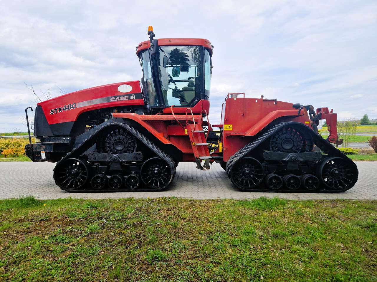CASE 480 - Tracked tractor: picture 2 CASE 480 - Tracked tractor: picture 2