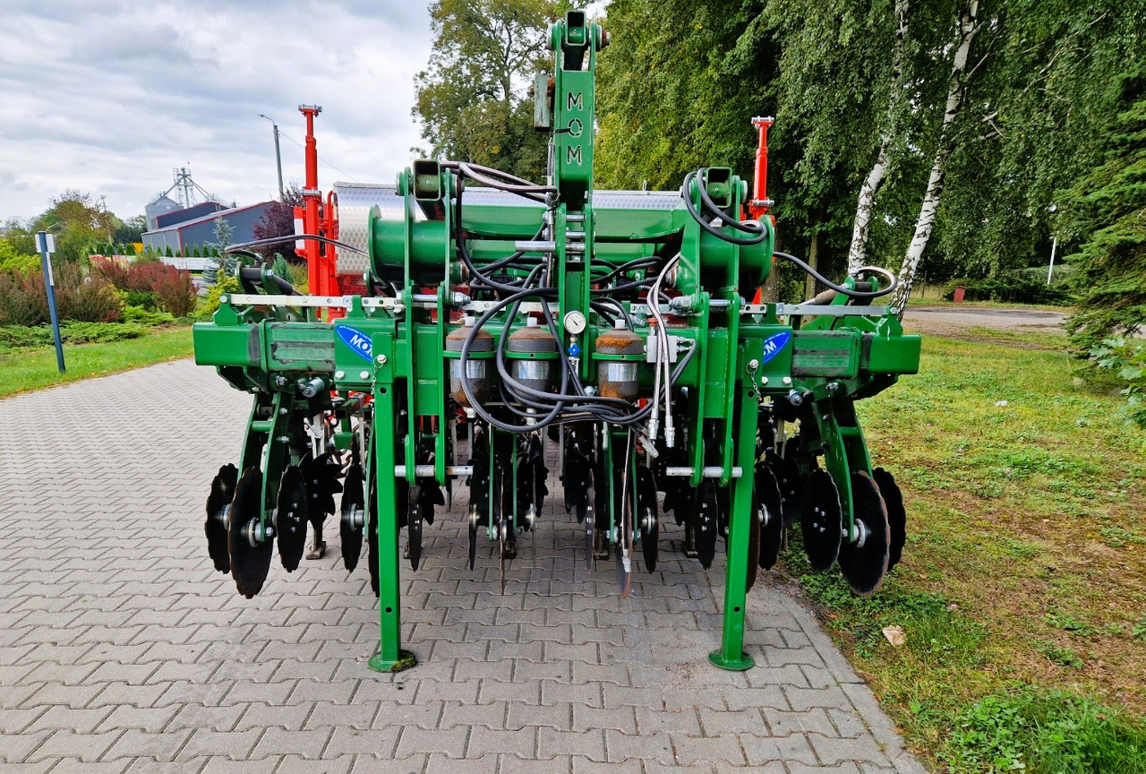 MASCHIO GASPARDO + Moretto MOM MAGA 6R + Strip Hawk - Precision sowing machine: picture 2 MASCHIO GASPARDO + Moretto MOM MAGA 6R + Strip Hawk - Precision sowing machine: picture 2