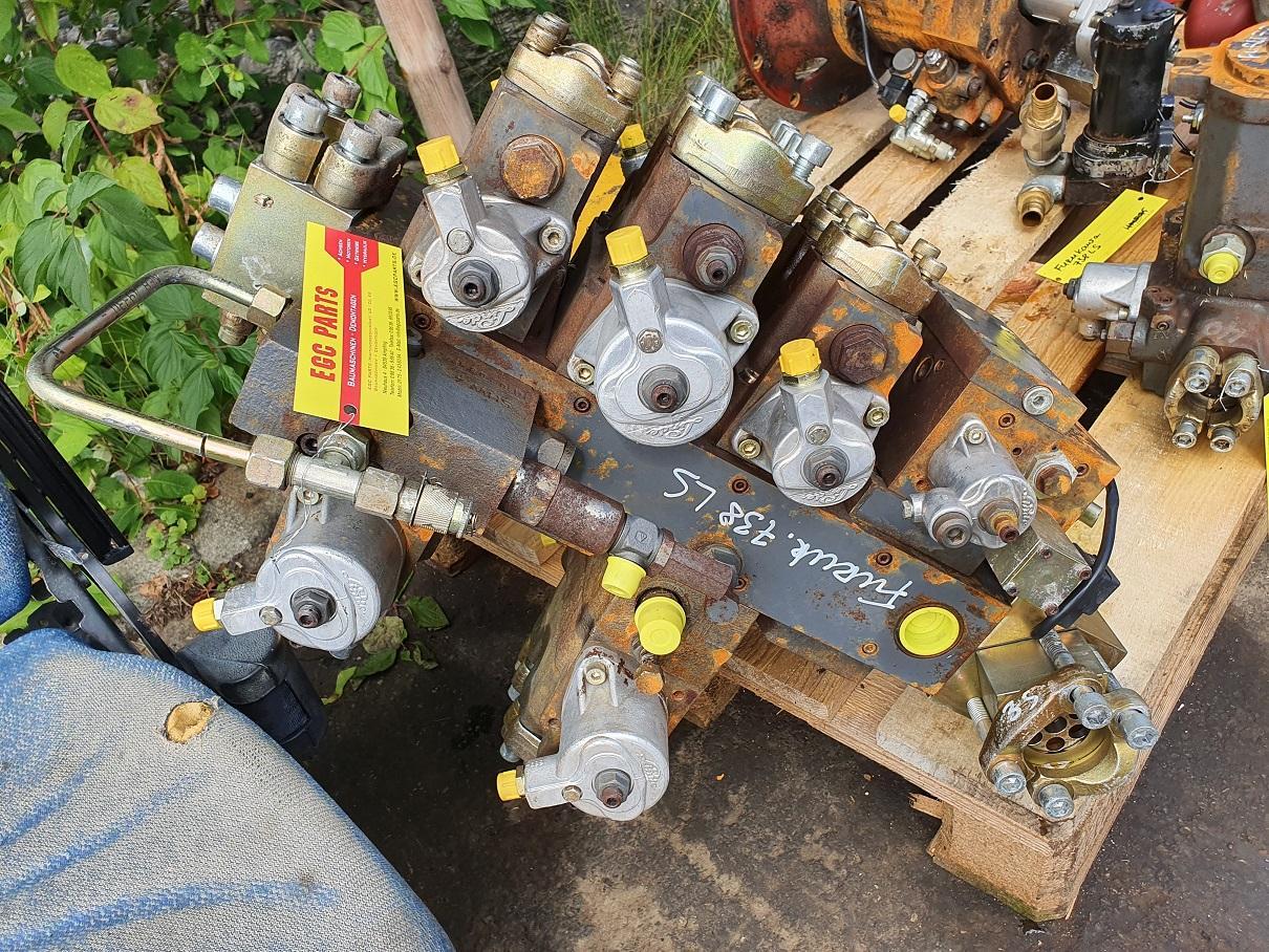 Furukawa 738 LS - Hydraulic valve for Construction machinery: picture 3 Furukawa 738 LS - Hydraulic valve for Construction machinery: picture 3