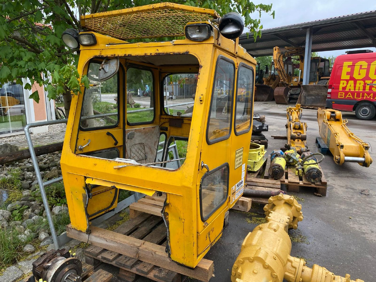 Hanomag 33 C - Cab for Construction machinery: picture 1 Hanomag 33 C - Cab for Construction machinery: picture 1