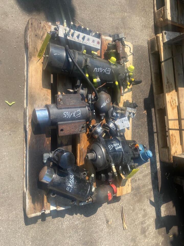 Hitachi EX 165W - Hydraulics for Construction machinery: picture 3 Hitachi EX 165W - Hydraulics for Construction machinery: picture 3