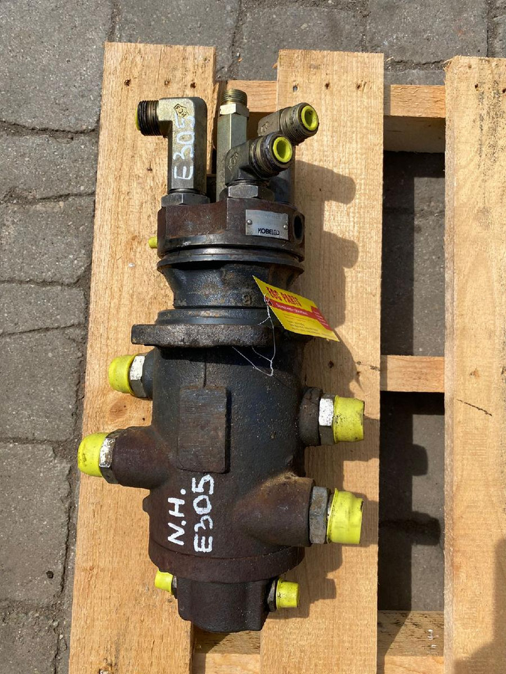 Holland E 305 - Swing motor for Crawler excavator: picture 3 Holland E 305 - Swing motor for Crawler excavator: picture 3