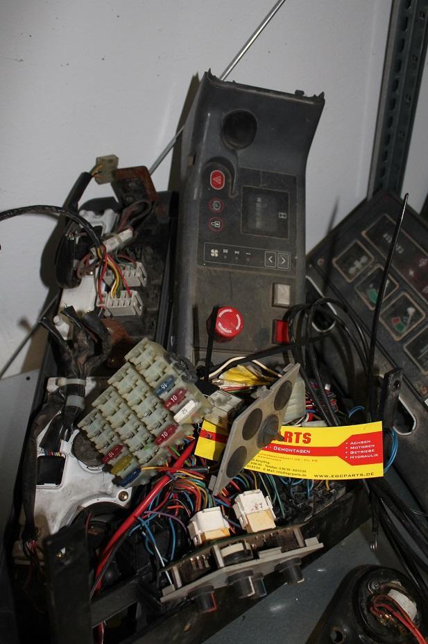 JCB 210 - Dashboard for Crawler excavator: picture 4 JCB 210 - Dashboard for Crawler excavator: picture 4