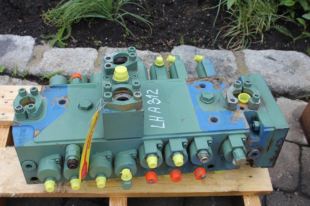 Liebherr A312 - Hydraulic valve for Construction machinery: picture 1 Liebherr A312 - Hydraulic valve for Construction machinery: picture 1
