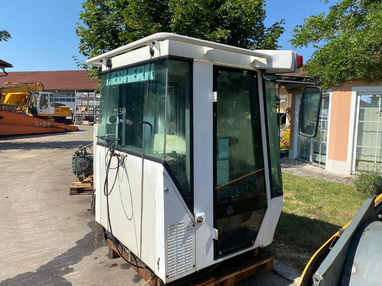 Liebherr L 564 - Cab for Construction machinery: picture 2 Liebherr L 564 - Cab for Construction machinery: picture 2