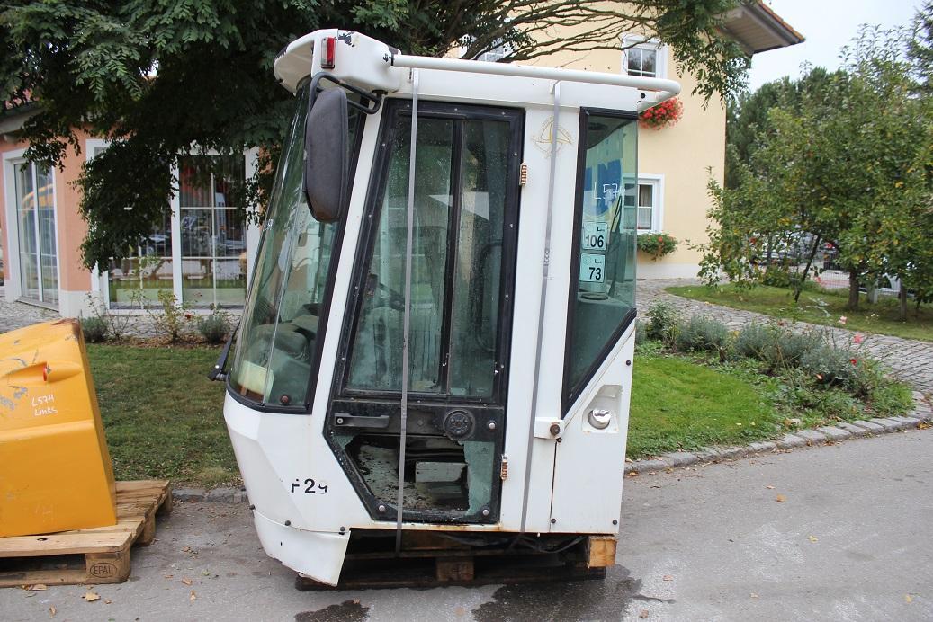 Liebherr L 574 - Cab for Wheel loader: picture 4 Liebherr L 574 - Cab for Wheel loader: picture 4