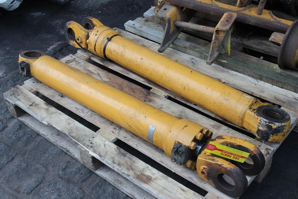 Liebherr L538 - Hydraulic cylinder for Construction machinery: picture 3 Liebherr L538 - Hydraulic cylinder for Construction machinery: picture 3