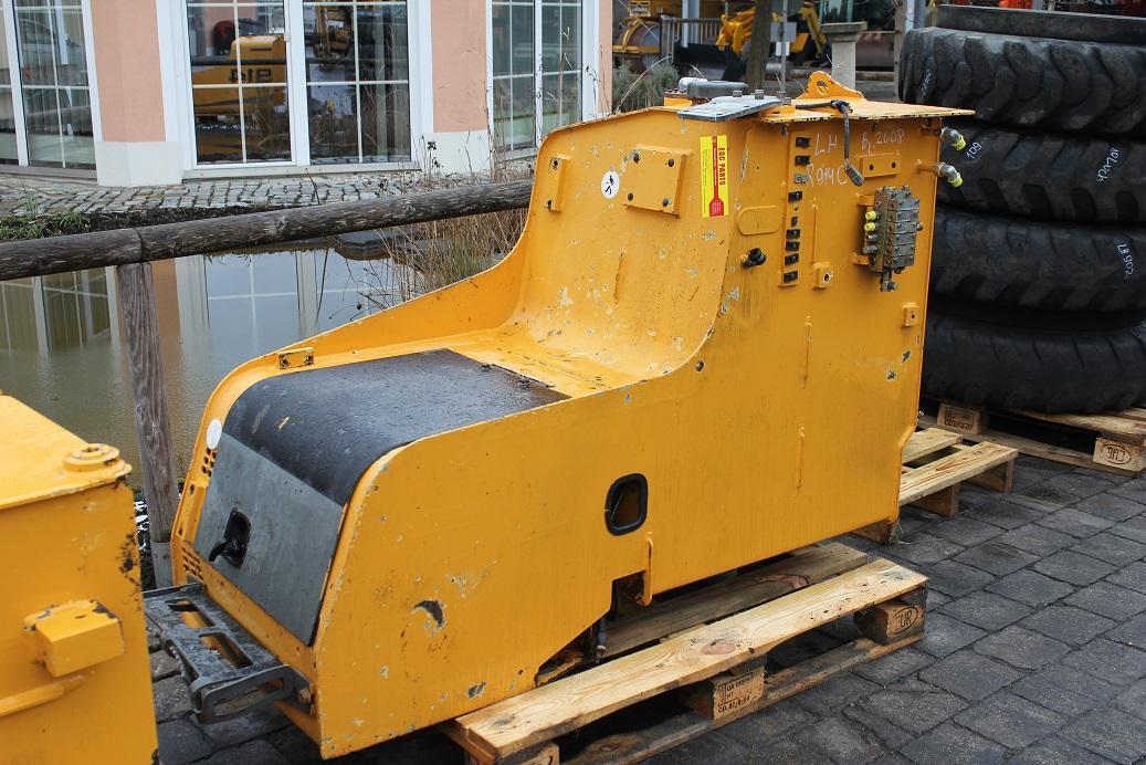 Liebherr R 914 C - Hydraulic tank for Crawler excavator: picture 4 Liebherr R 914 C - Hydraulic tank for Crawler excavator: picture 4