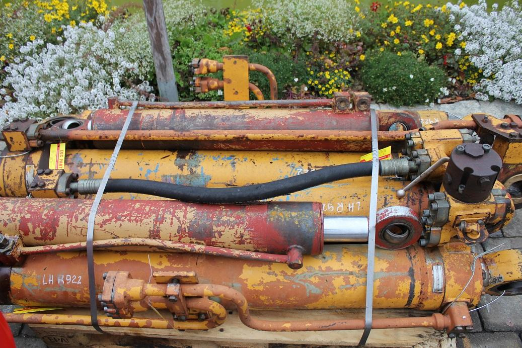 Liebherr R 922 - Hydraulic cylinder for Construction machinery: picture 5 Liebherr R 922 - Hydraulic cylinder for Construction machinery: picture 5