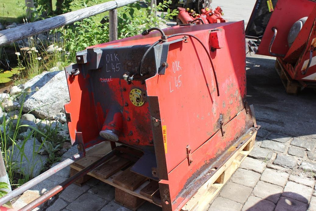 O&K L 45 - Fuel tank for Wheel loader: picture 1 O&K L 45 - Fuel tank for Wheel loader: picture 1