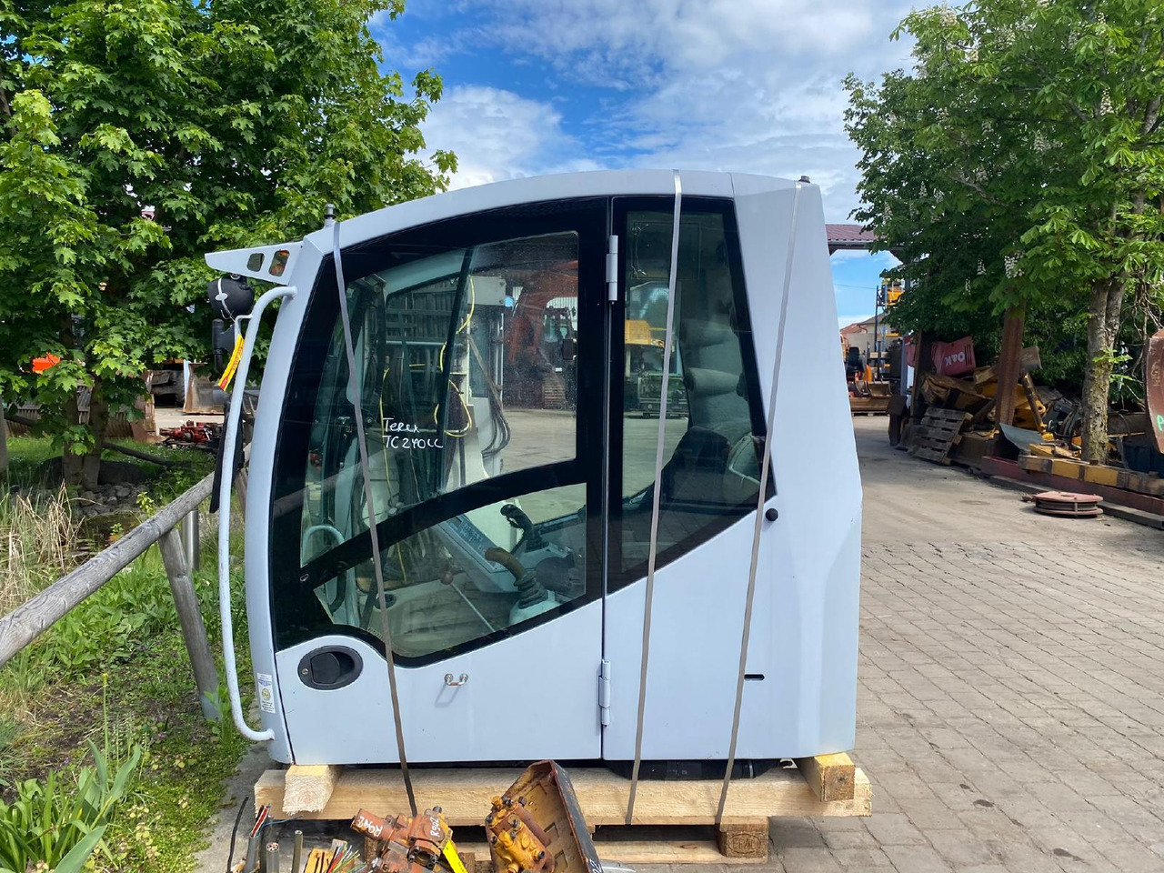 Terex TC 240 LC - Cab for Construction machinery: picture 1 Terex TC 240 LC - Cab for Construction machinery: picture 1