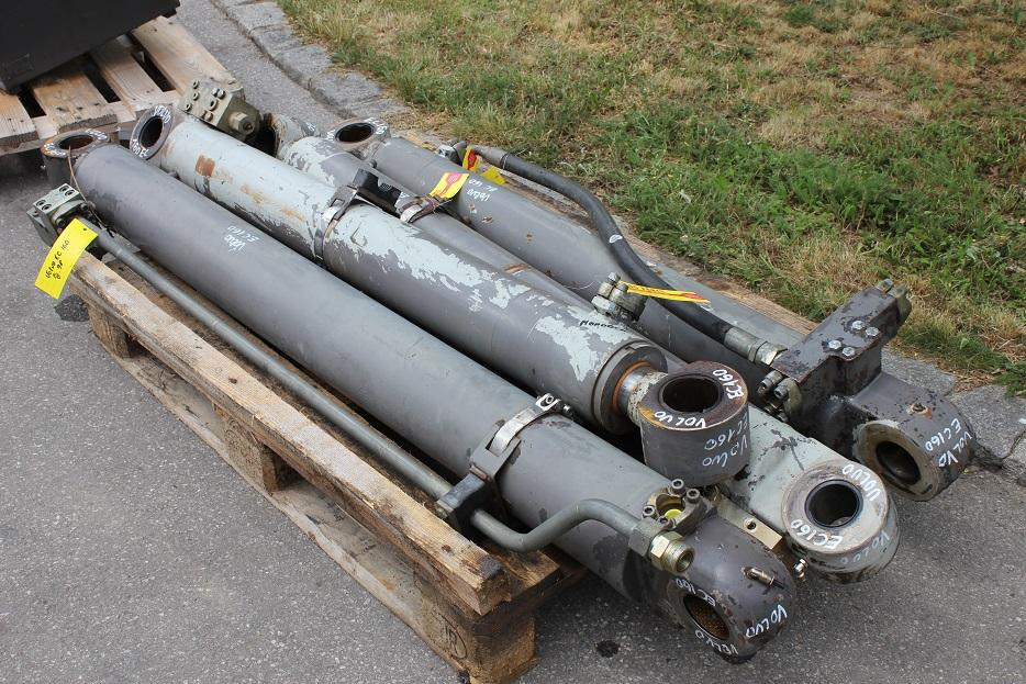 Volvo EC 160 - Hydraulic cylinder for Construction machinery: picture 3 Volvo EC 160 - Hydraulic cylinder for Construction machinery: picture 3