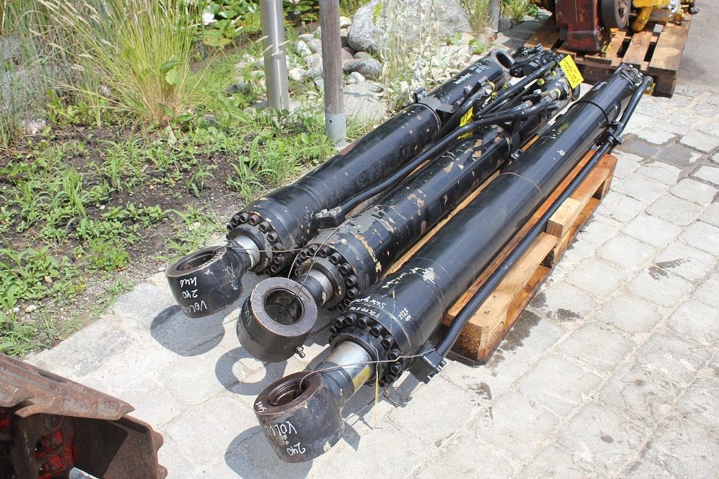Volvo EC 240 B NLC - Hydraulic cylinder for Construction machinery: picture 3 Volvo EC 240 B NLC - Hydraulic cylinder for Construction machinery: picture 3