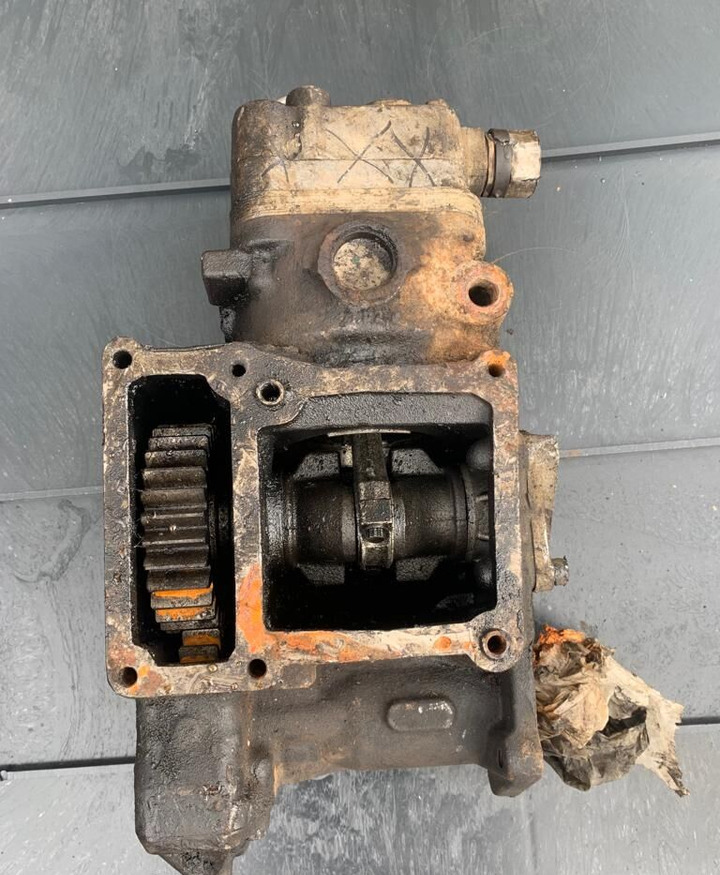 Knorr-Bremse MAN 51.54100.7273 MAN TGA TGX TGS truck - Air brake compressor for Truck: picture 2 Knorr-Bremse MAN 51.54100.7273 MAN TGA TGX TGS truck - Air brake compressor for Truck: picture 2