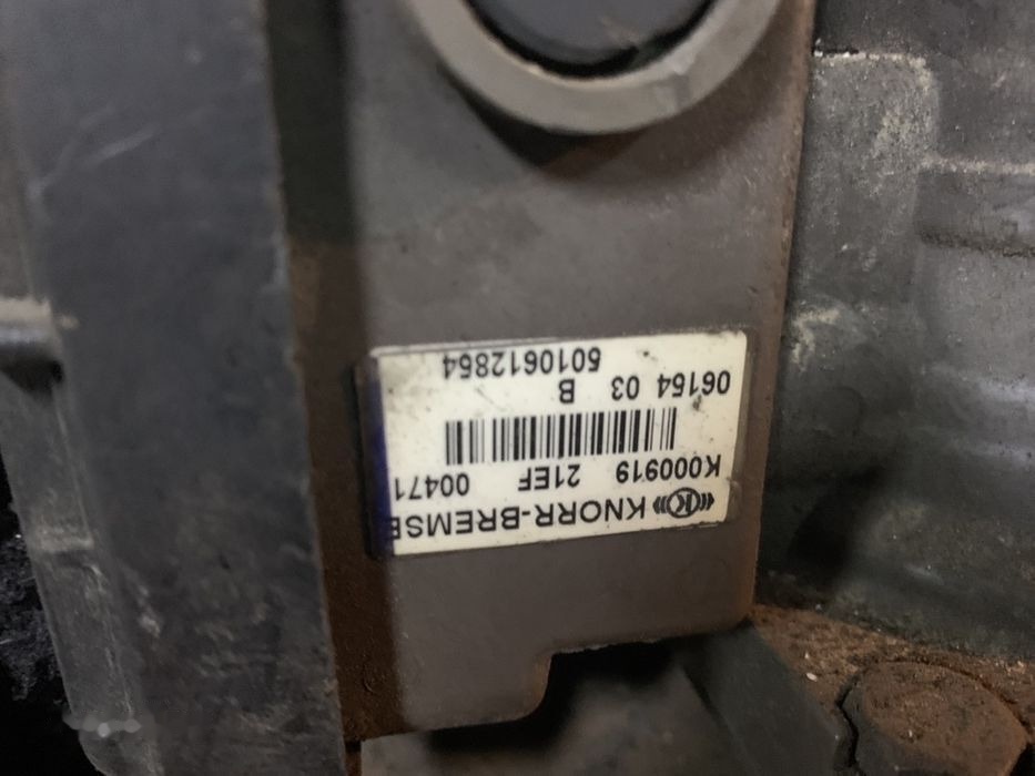 Knorr-Bremse SCANIA MAN VOVLO MAN K000918 / K000919 / K000917 - Brake valve for Truck: picture 4 Knorr-Bremse SCANIA MAN VOVLO MAN K000918 / K000919 / K000917 - Brake valve for Truck: picture 4