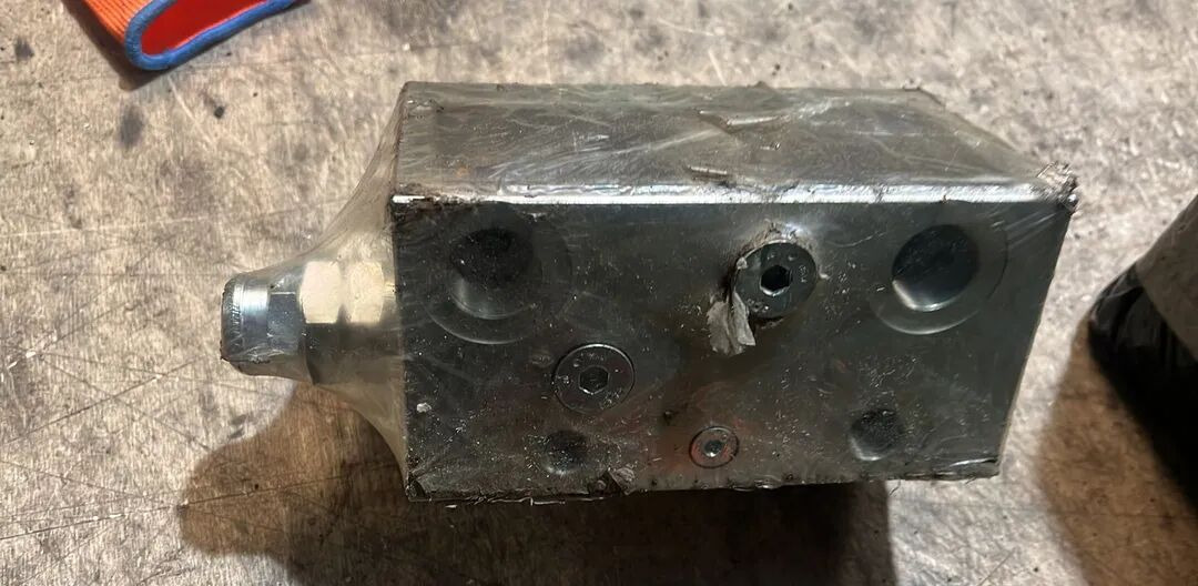 Rexroth Flow Divider R930062425 - Brake valve for Truck: picture 3 Rexroth Flow Divider R930062425 - Brake valve for Truck: picture 3