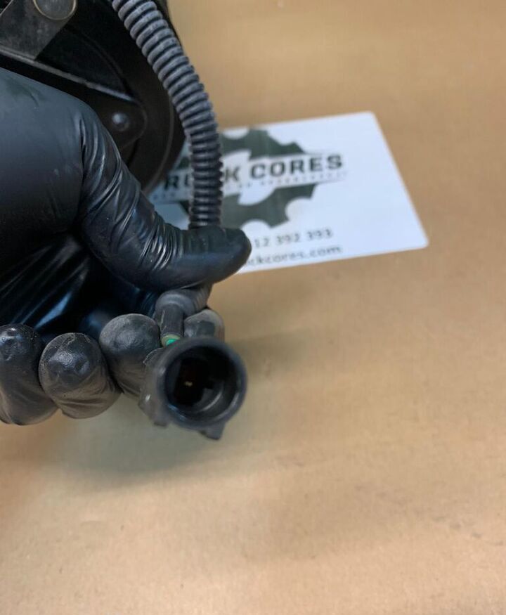 Sanden Model 8144 R134A 24V SD7H15 - A/C compressor for Truck: picture 4 Sanden Model 8144 R134A 24V SD7H15 - A/C compressor for Truck: picture 4